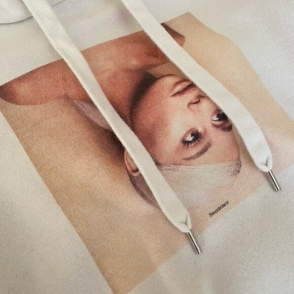 Ariana Grande Sweetener Tour Hoodie H&M - Picture 4 of 6